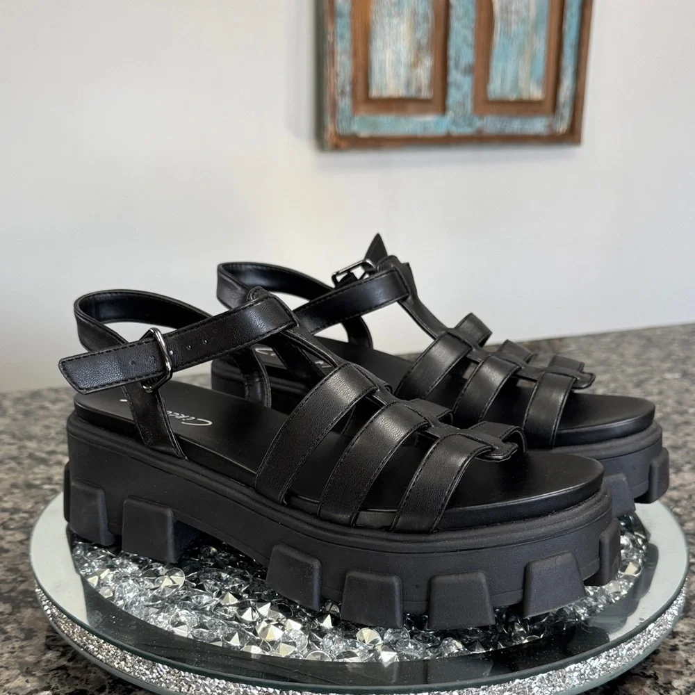 Circus NY Black Platform Sandals NEW 10